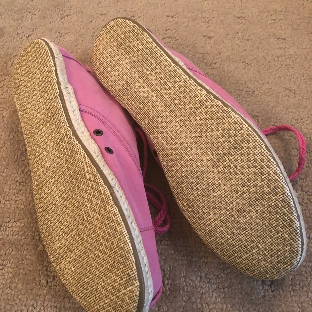 Toms - Picture 4 of 4